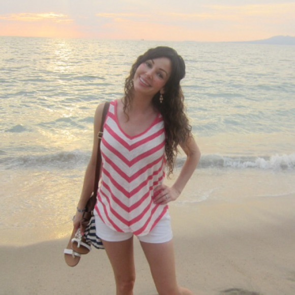 Meet your Posher, Cristina - Picture 1 of 1